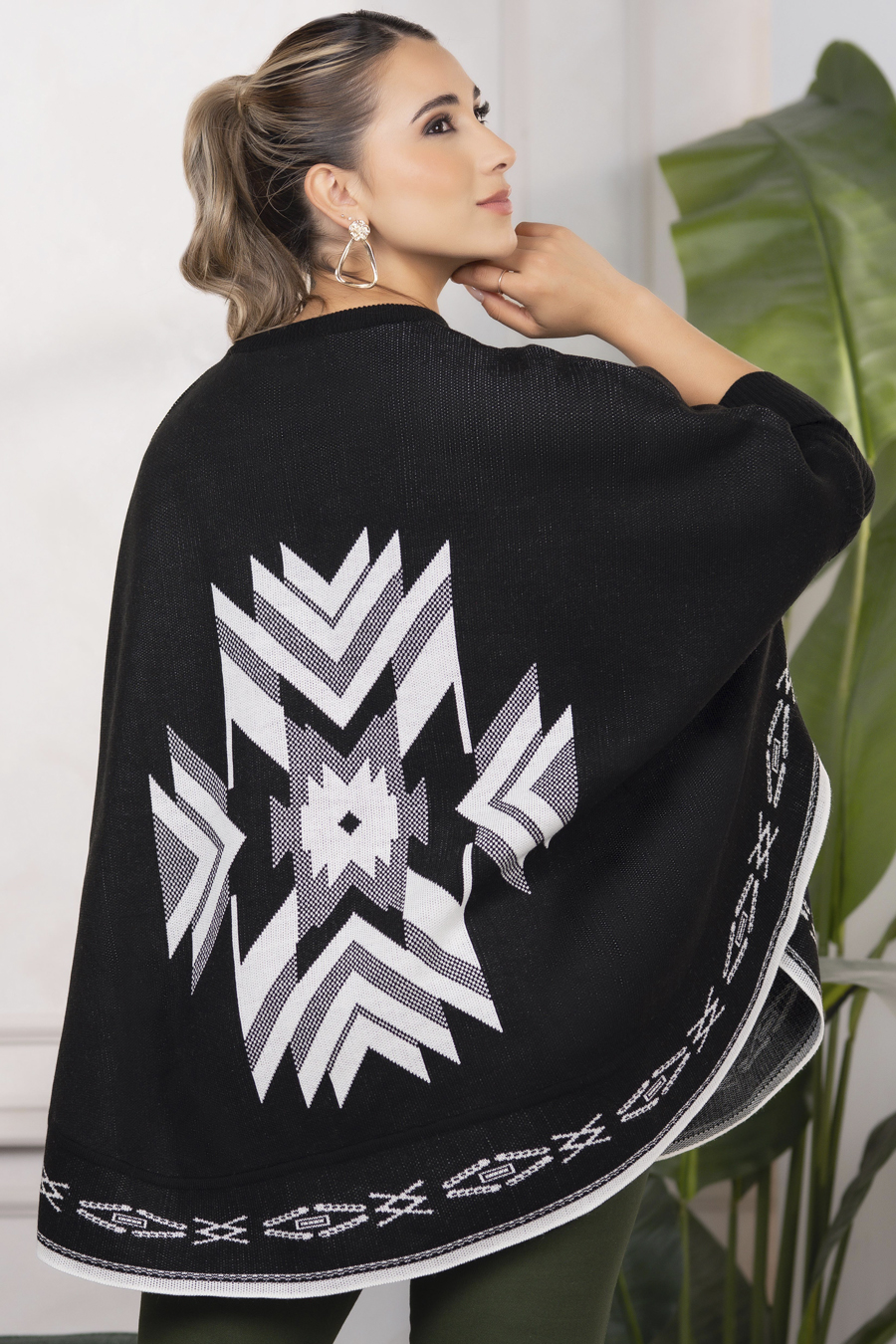 Ruana Artesanal Para Mujer - Imagen 2